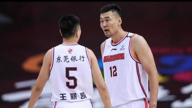 唐果儿点头如捣蒜，嗯嗯。